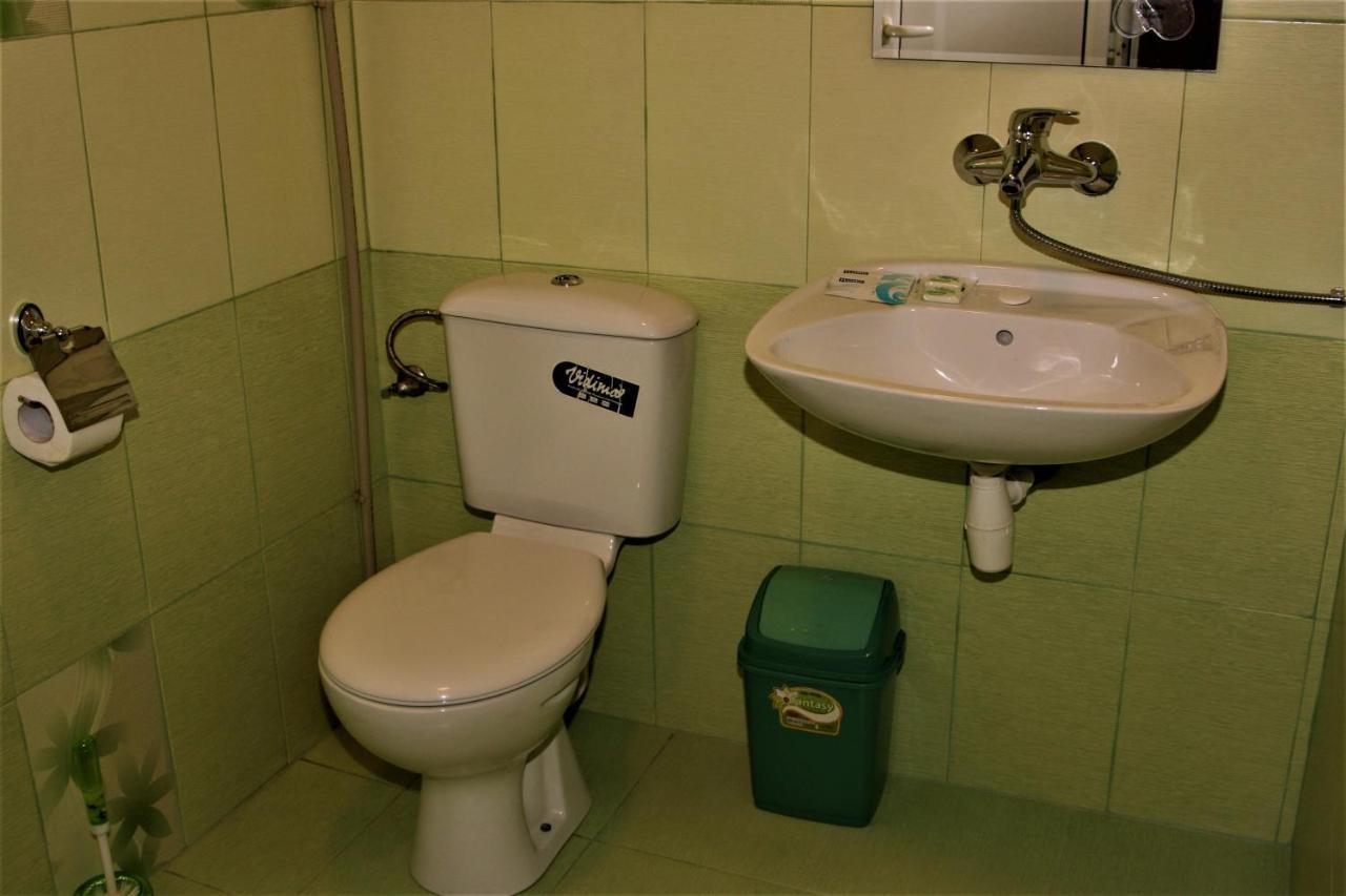 Къща Речен Шепот Hotel คาโลเฟอร์ ภายนอก รูปภาพ